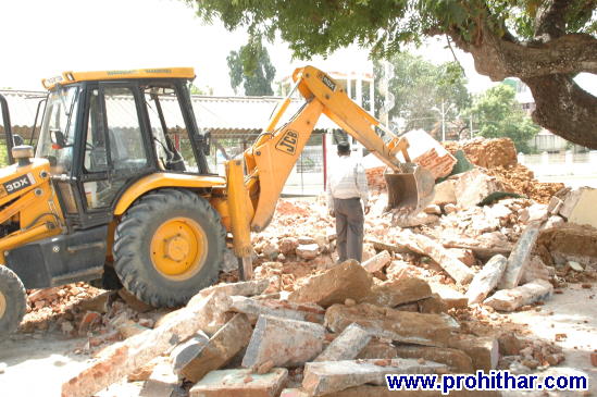 பழைய கோவில் கட்டிடம் இடித்தல் Demolish